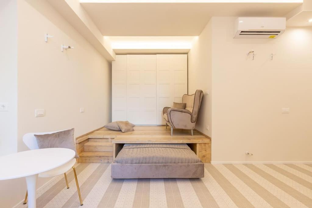 5Fo6 Navigli - Duomo - Boho - Minimal Apartment Milan Bagian luar foto
