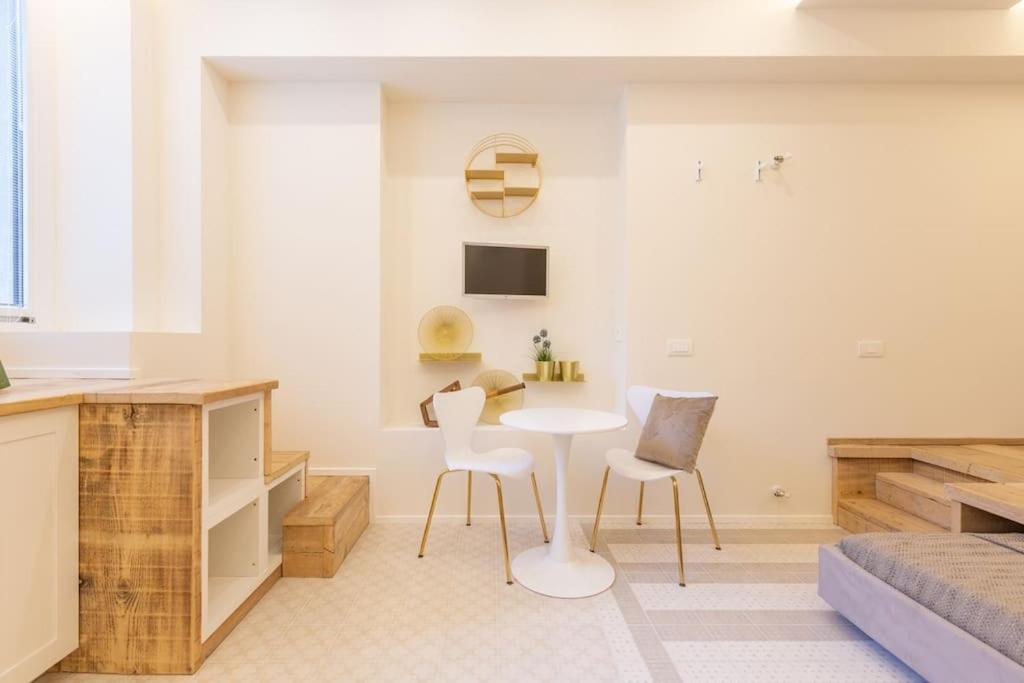 5Fo6 Navigli - Duomo - Boho - Minimal Apartment Milan Bagian luar foto