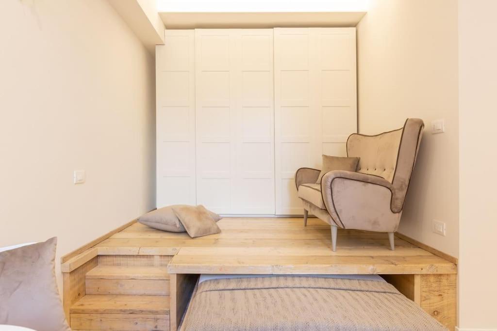 5Fo6 Navigli - Duomo - Boho - Minimal Apartment Milan Bagian luar foto