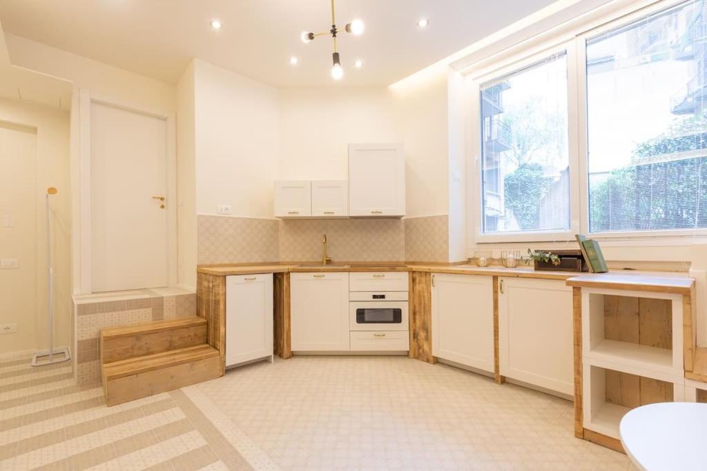 5Fo6 Navigli - Duomo - Boho - Minimal Apartment Milan Bagian luar foto